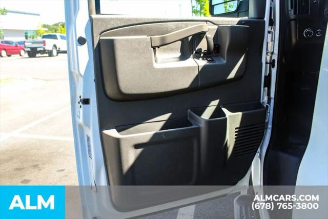 2025 Chevrolet Express Passenger RWD 3500 Extended Wheelbase LT