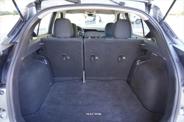 2022 Nissan Kicks S Xtronic CVT