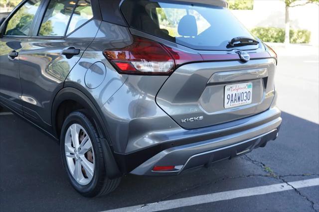 2022 Nissan Kicks S Xtronic CVT