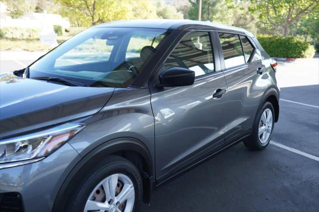 2022 Nissan Kicks S Xtronic CVT