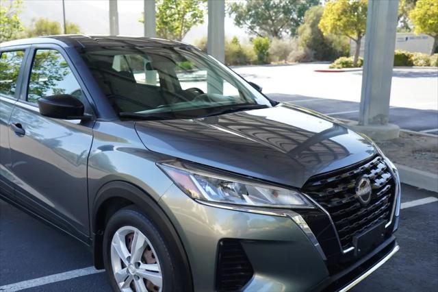 2022 Nissan Kicks S Xtronic CVT