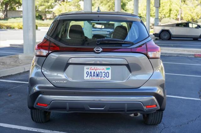 2022 Nissan Kicks S Xtronic CVT