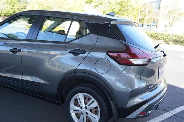2022 Nissan Kicks S Xtronic CVT