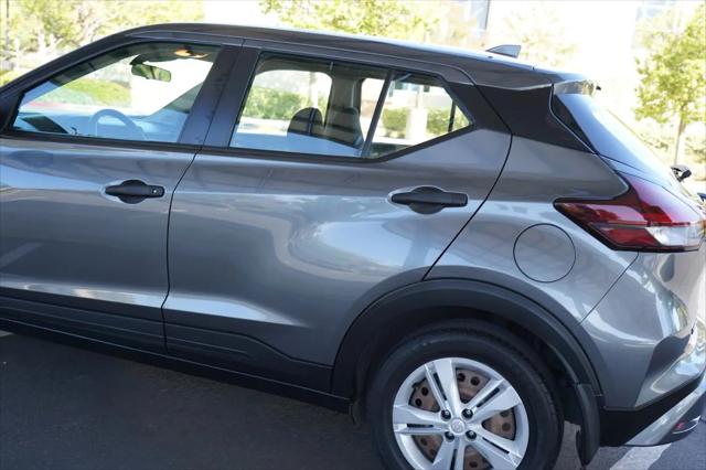 2022 Nissan Kicks S Xtronic CVT