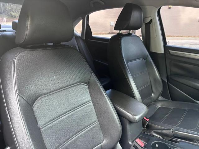 2017 Volkswagen Passat 1.8T R-Line