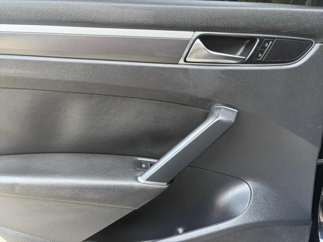 2017 Volkswagen Passat 1.8T R-Line