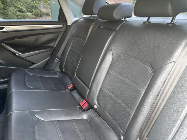 2017 Volkswagen Passat 1.8T R-Line