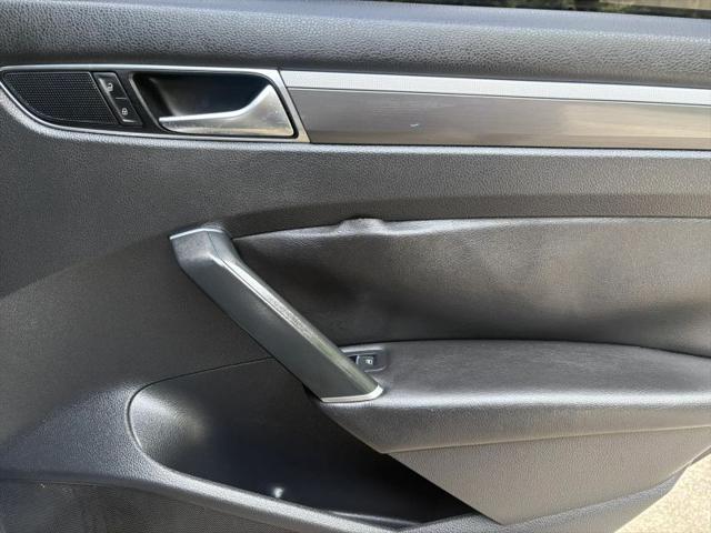 2017 Volkswagen Passat 1.8T R-Line
