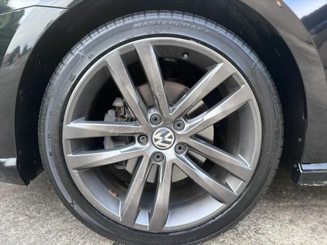 2017 Volkswagen Passat 1.8T R-Line