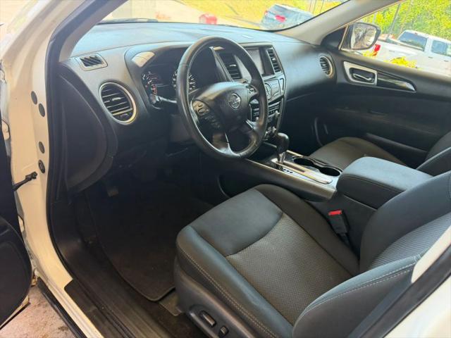 2017 Nissan Pathfinder SV