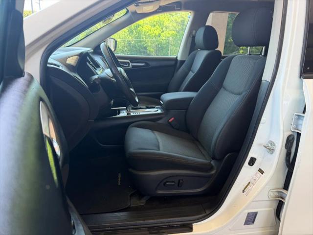 2017 Nissan Pathfinder SV