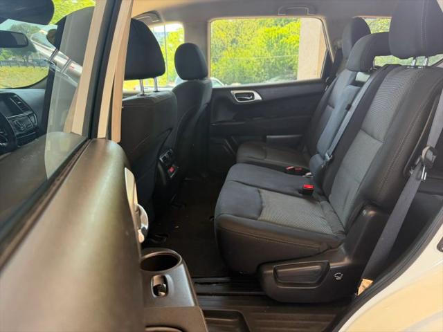 2017 Nissan Pathfinder SV