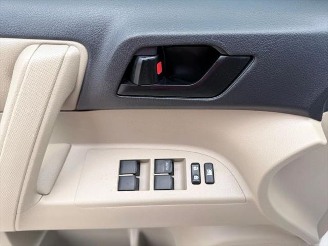 2012 Toyota Highlander SE