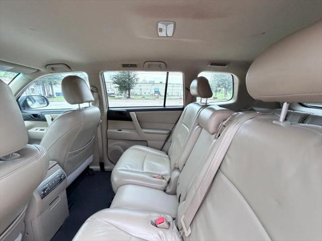 2012 Toyota Highlander SE