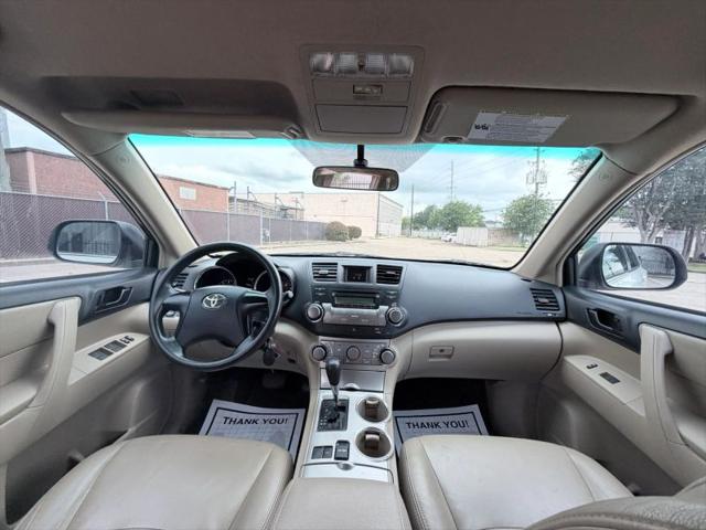 2012 Toyota Highlander SE