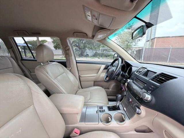 2012 Toyota Highlander SE