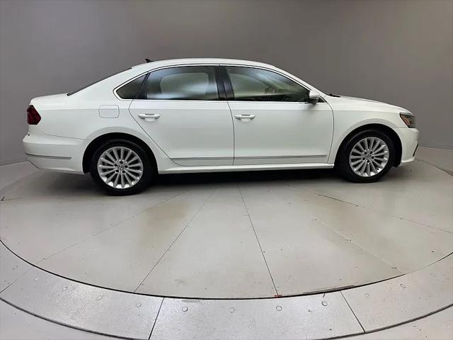 2017 Volkswagen Passat 1.8T SE