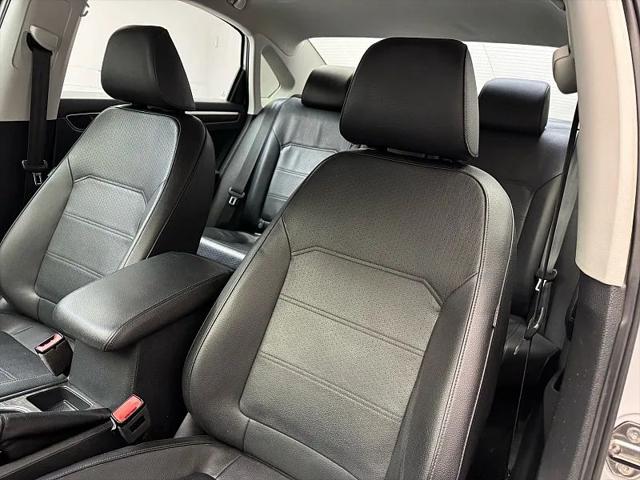 2017 Volkswagen Passat 1.8T SE