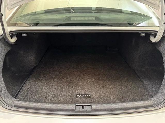 2017 Volkswagen Passat 1.8T SE