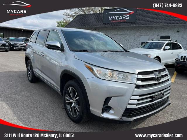 2017 Toyota Highlander LE for sale in McHenry, IL
