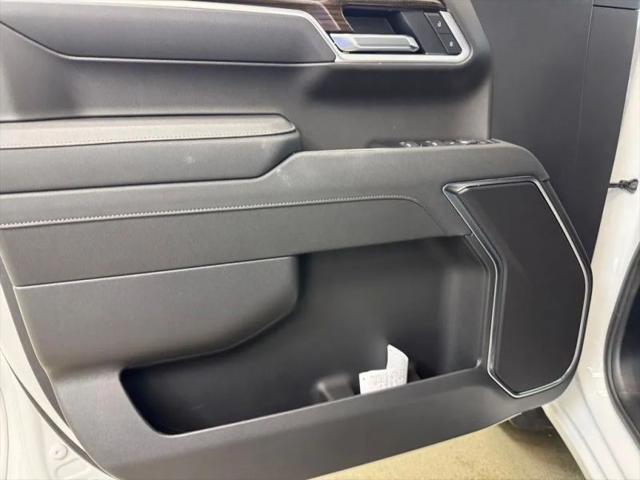 2026 Chevrolet Silverado 1500 4WD Crew Cab Short Bed LT with 2FL