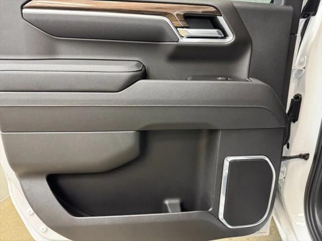 2026 Chevrolet Silverado 1500 4WD Crew Cab Short Bed LT with 2FL