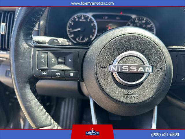 2022 Nissan Pathfinder SL 2WD