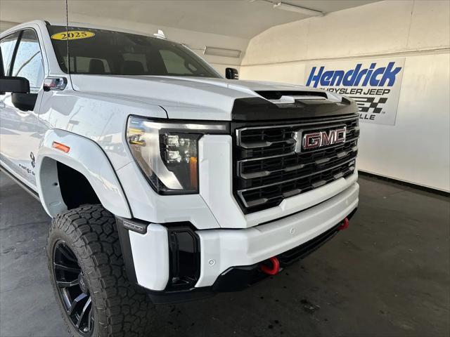 2025 GMC Sierra 2500HD 4WD Crew Cab Standard Bed AT4
