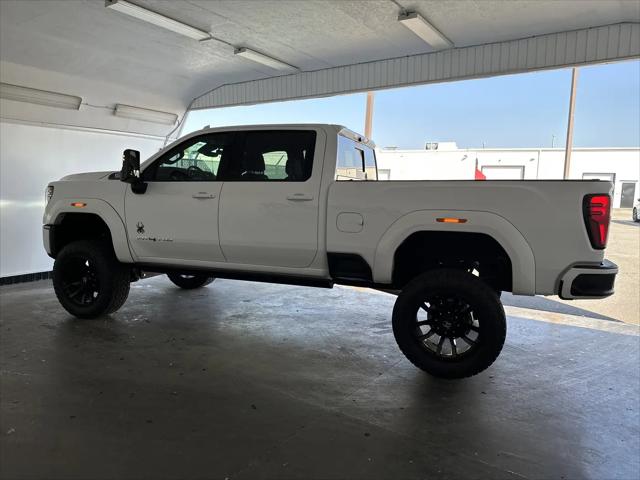 2025 GMC Sierra 2500HD 4WD Crew Cab Standard Bed AT4
