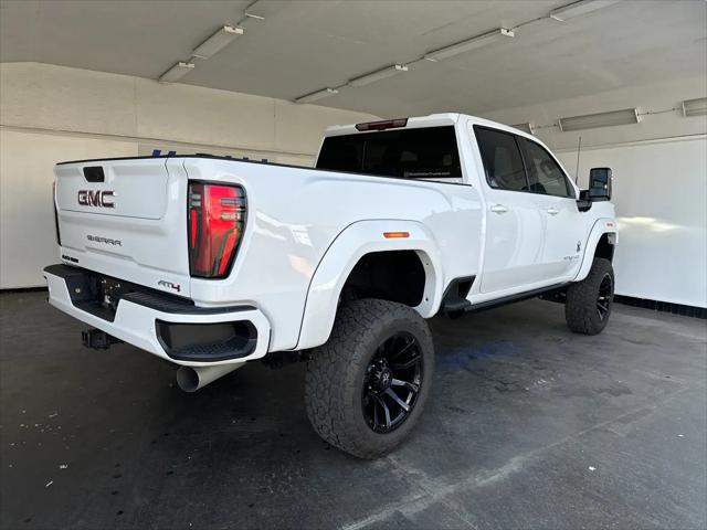 2025 GMC Sierra 2500HD 4WD Crew Cab Standard Bed AT4