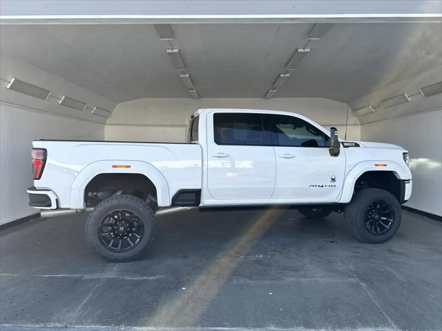 2025 GMC Sierra 2500HD 4WD Crew Cab Standard Bed AT4