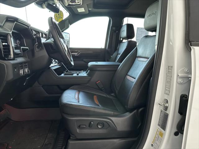 2025 GMC Sierra 2500HD 4WD Crew Cab Standard Bed AT4