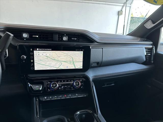 2025 GMC Sierra 2500HD 4WD Crew Cab Standard Bed AT4