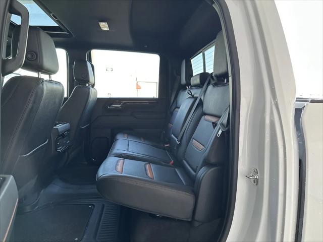 2025 GMC Sierra 2500HD 4WD Crew Cab Standard Bed AT4