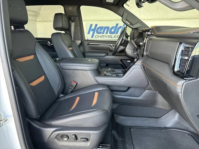 2025 GMC Sierra 2500HD 4WD Crew Cab Standard Bed AT4