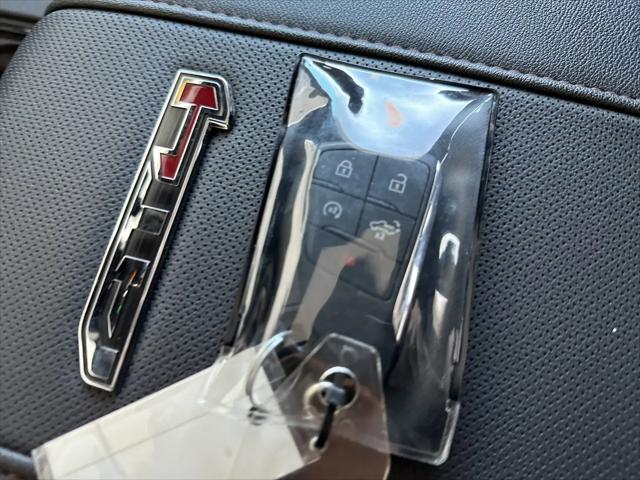 2025 GMC Sierra 2500HD 4WD Crew Cab Standard Bed AT4