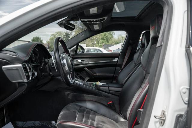 2016 Porsche Panamera GTS