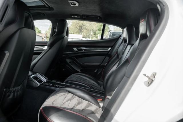 2016 Porsche Panamera GTS