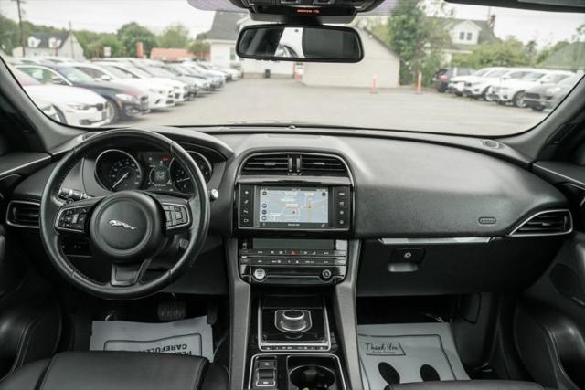 2018 Jaguar F-PACE 25t Premium