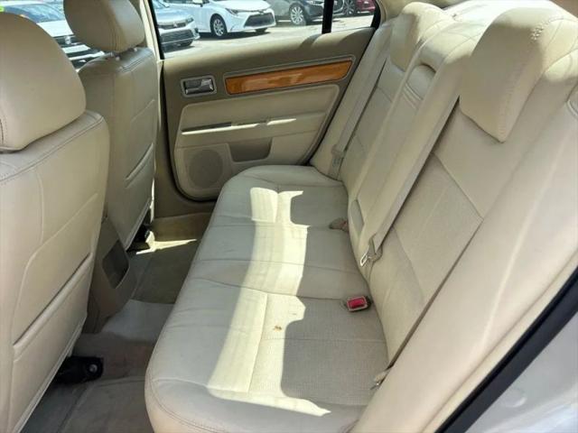 2007 Lincoln MKZ Base