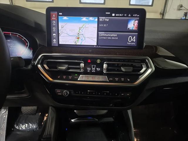 2025 BMW X4 xDrive30i