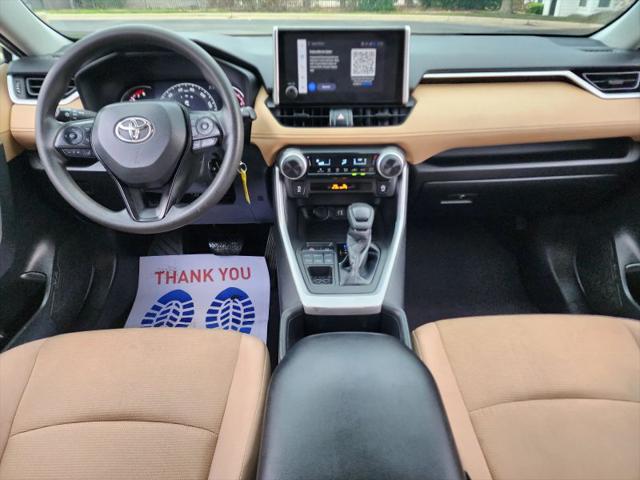 2023 Toyota RAV4 LE