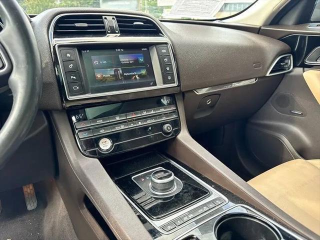 2017 Jaguar F-PACE 35t Prestige