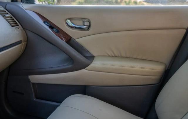 2010 Nissan Murano LE
