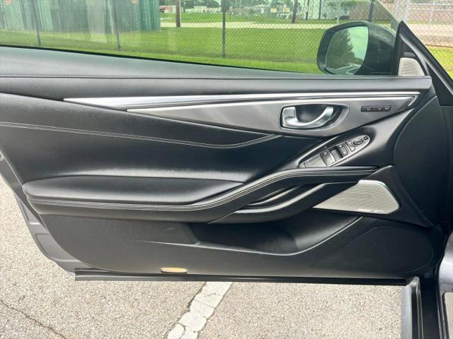 2022 INFINITI Q60 LUXE AWD