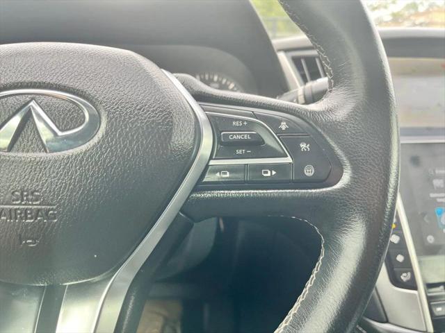 2022 INFINITI Q60 LUXE AWD