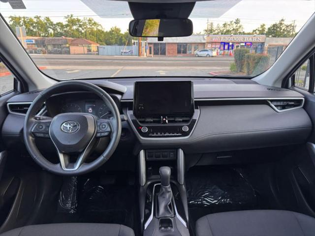 2024 Toyota Corolla Cross LE