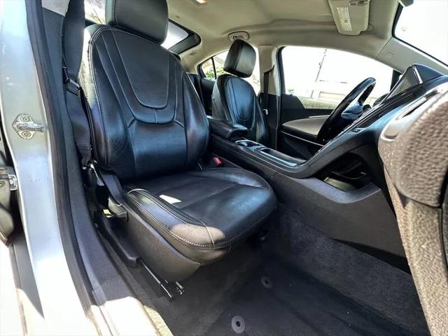 2012 Chevrolet Volt Base