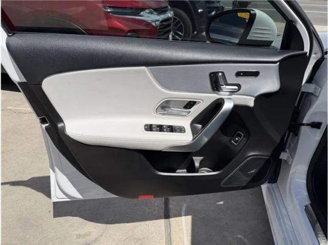 2020 Mercedes-Benz A 220 A 220