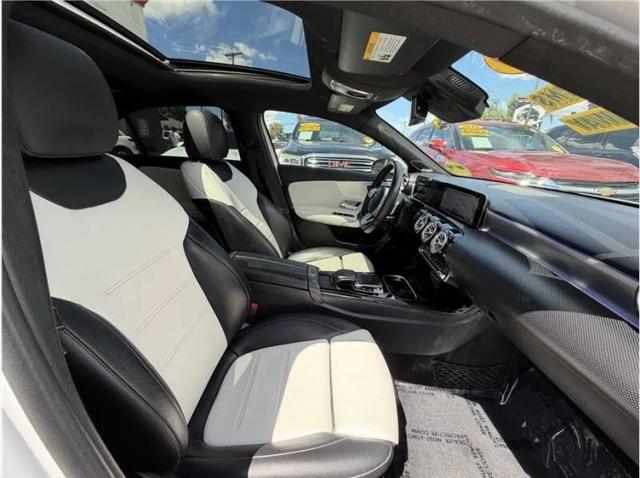 2020 Mercedes-Benz A 220 A 220